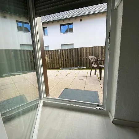 Guntia Apartment Mit Gartenzugang + Terasse 군즈부르크
