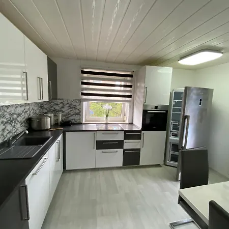 Guntia Apartment Mit Gartenzugang + Terasse 아파트 *