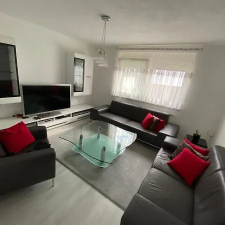 Guntia Apartment Mit Gartenzugang + Terasse 아파트 군즈부르크