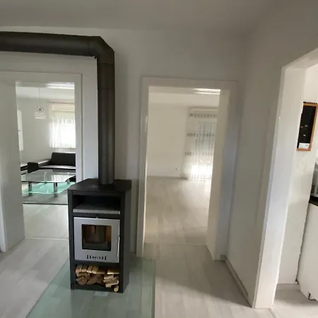 Guntia Apartment Mit Gartenzugang + Terasse 아파트 *